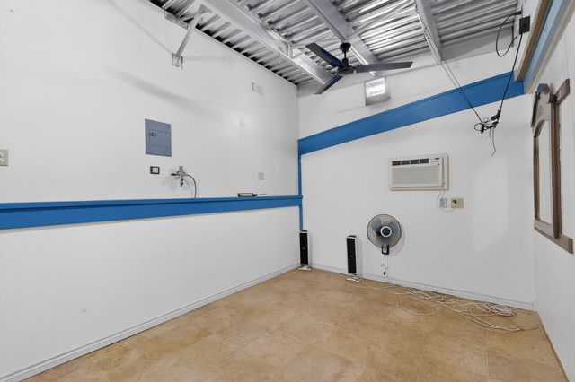 3400 Avenue C, Fort Worth, TX 76105