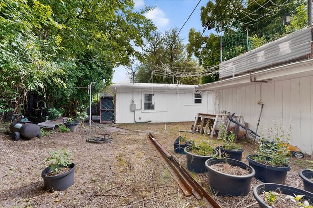 3400 Avenue C, Fort Worth, TX 76105