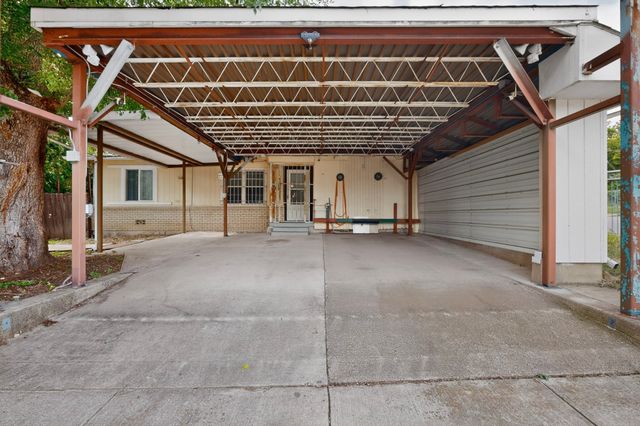 3400 Avenue C, Fort Worth, TX 76105