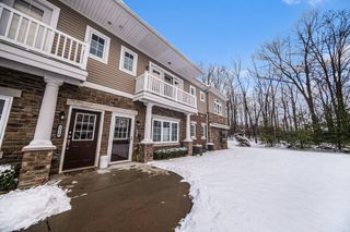 5610 Arbor Chase Drive, Ann Arbor, MI 48103