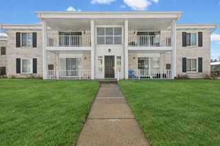 35934 Ann Arbor Trail 115, Livonia City, MI 48150