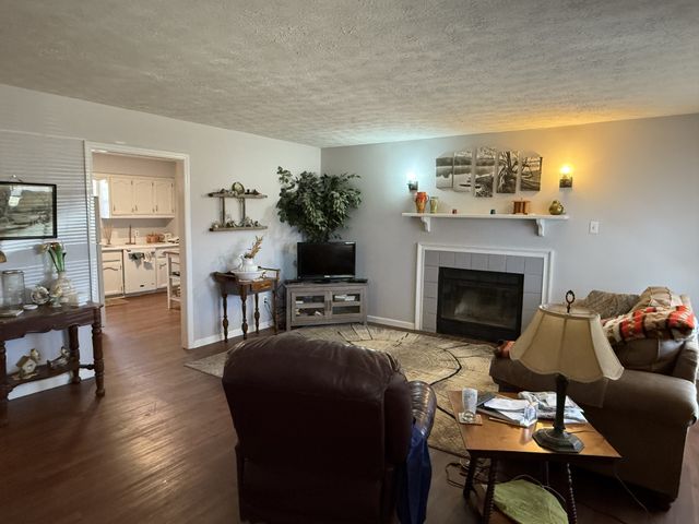 762 Spring Valley Rd, Cookeville, TN 38501