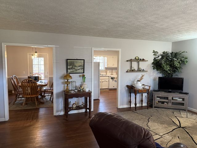 762 Spring Valley Rd, Cookeville, TN 38501