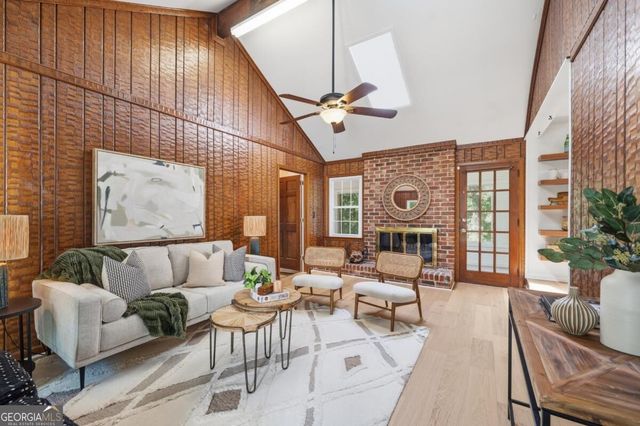 2458 Fontainebleau Drive, Atlanta, GA 30360