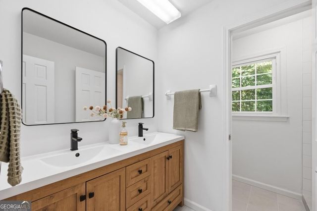 2458 Fontainebleau Drive, Atlanta, GA 30360