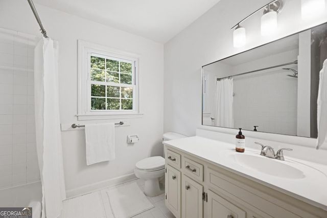 2458 Fontainebleau Drive, Atlanta, GA 30360