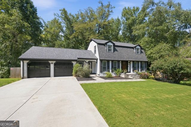 2458 Fontainebleau Drive, Atlanta, GA 30360