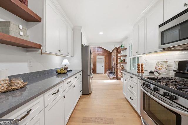2458 Fontainebleau Drive, Atlanta, GA 30360