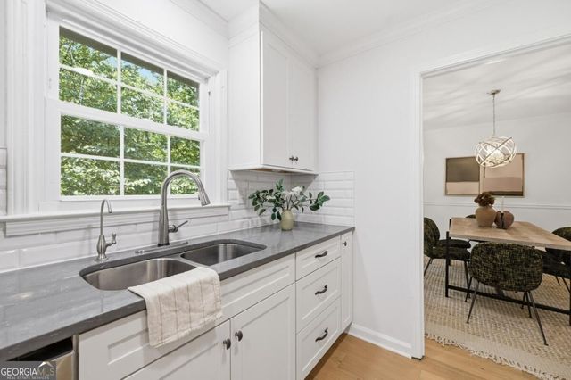 2458 Fontainebleau Drive, Atlanta, GA 30360
