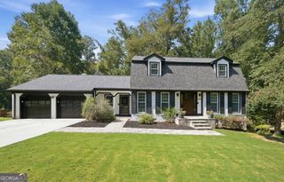 2458 Fontainebleau Drive, Atlanta, GA 30360