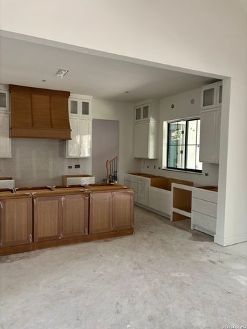 355 Curvatura, New Braunfels, TX 78132