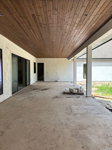 355 Curvatura, New Braunfels, TX 78132