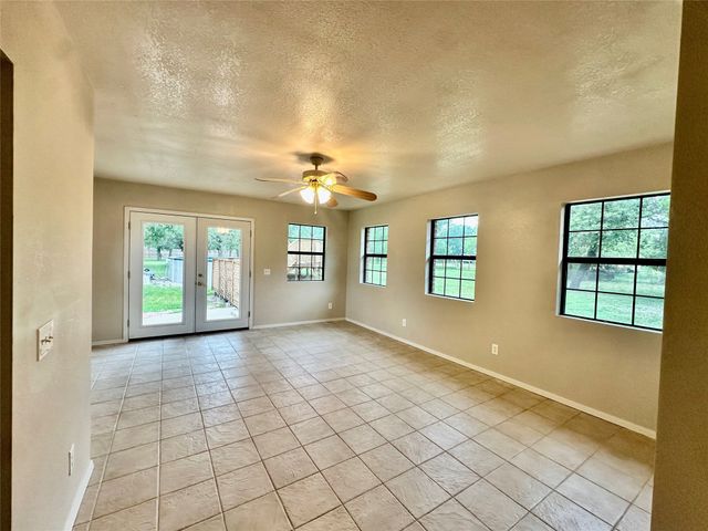 677 County Road 3081, Lampasas, TX 76550