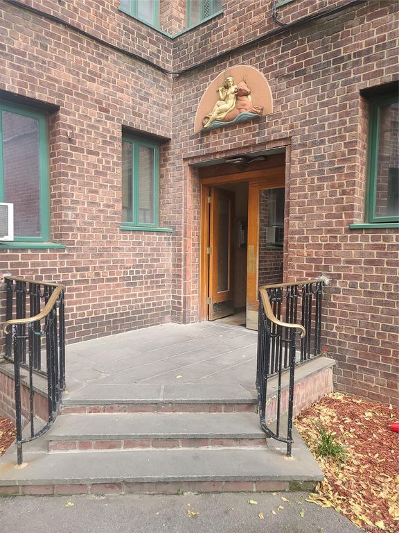 1735 Purdy Street 5A, Bronx, NY 10462 — photo 2