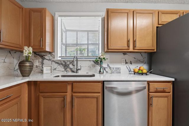 6619 ECTOR Road, Jacksonville, FL 32211