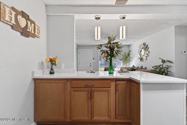 6619 ECTOR Road, Jacksonville, FL 32211