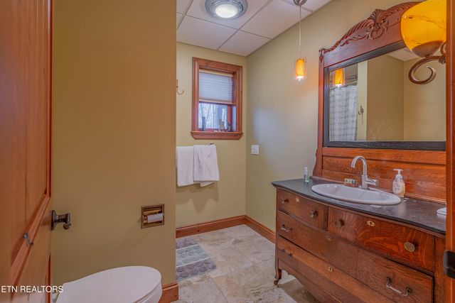 166 Canterbury Drive, Crossville, TN 38558