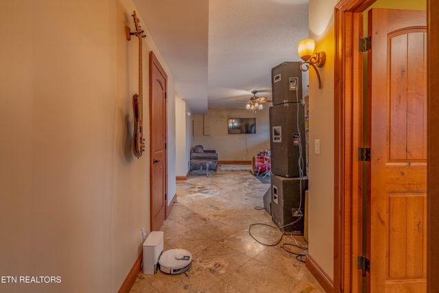 166 Canterbury Drive, Crossville, TN 38558