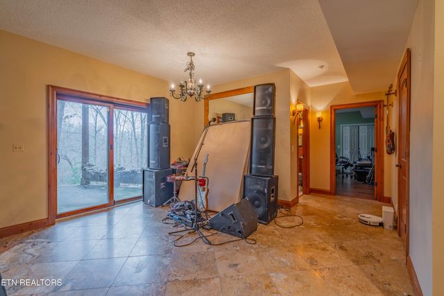 166 Canterbury Drive, Crossville, TN 38558