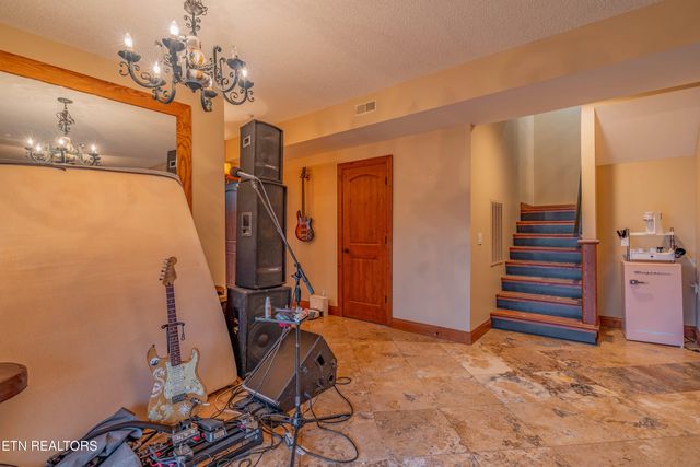 166 Canterbury Drive, Crossville, TN 38558