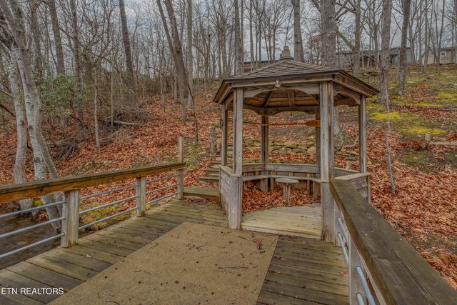 166 Canterbury Drive, Crossville, TN 38558