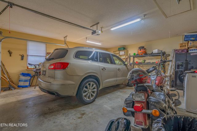 166 Canterbury Drive, Crossville, TN 38558