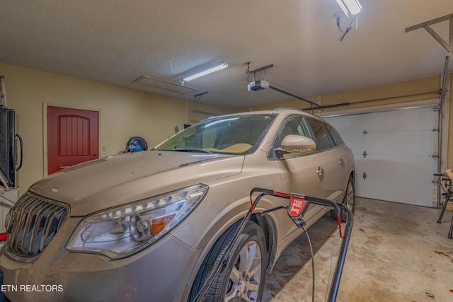 166 Canterbury Drive, Crossville, TN 38558