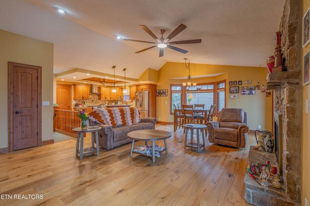 166 Canterbury Drive, Crossville, TN 38558