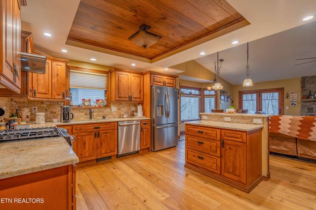 166 Canterbury Drive, Crossville, TN 38558