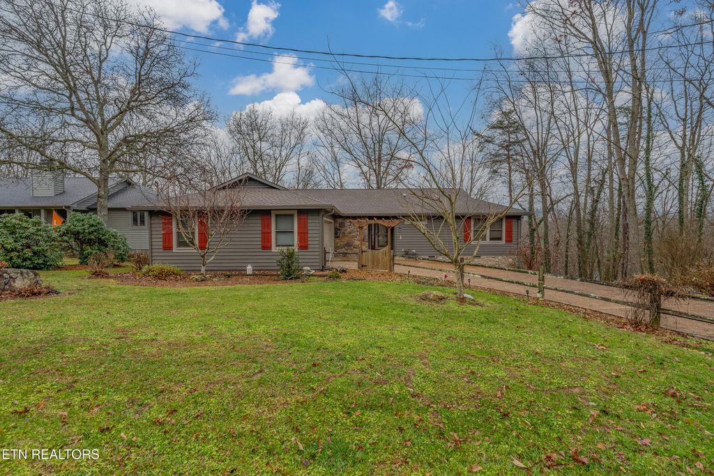 166 Canterbury Drive, Crossville, TN 38558