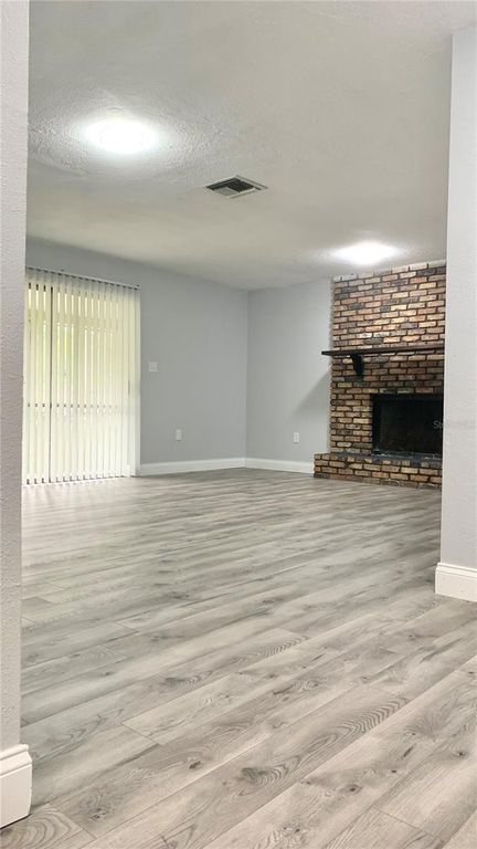 Image 12 of property listing at 810 SWISS LANE, Orlando, FL 32808
