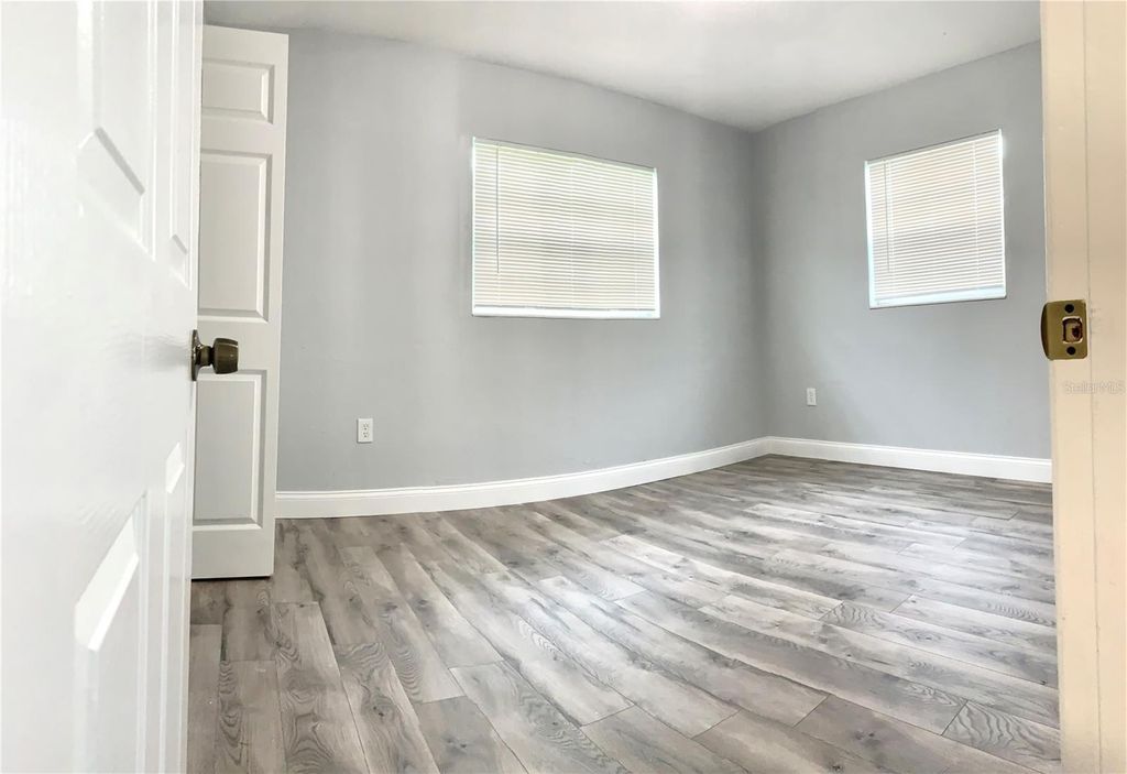 Image 17 of property listing at 810 SWISS LANE, Orlando, FL 32808