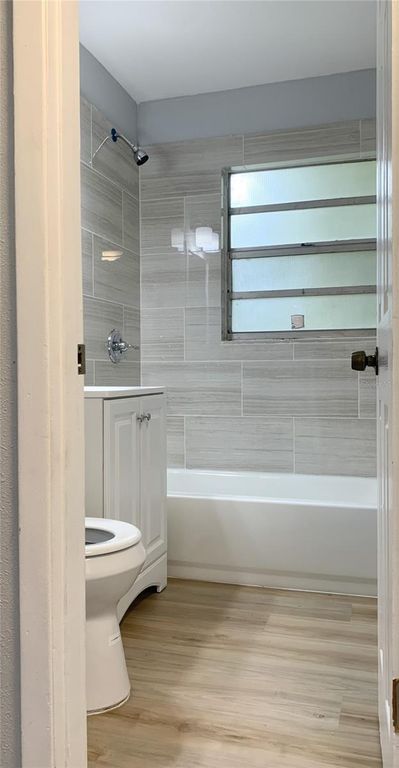 Image 19 of property listing at 810 SWISS LANE, Orlando, FL 32808