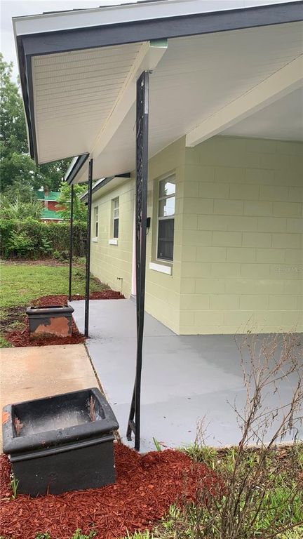 Image 3 of property listing at 810 SWISS LANE, Orlando, FL 32808