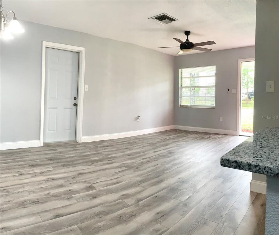 Image 6 of property listing at 810 SWISS LANE, Orlando, FL 32808