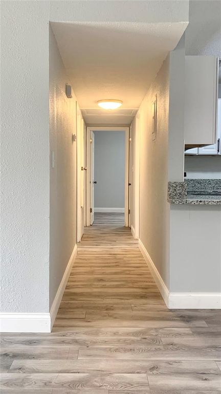 Image 7 of property listing at 810 SWISS LANE, Orlando, FL 32808