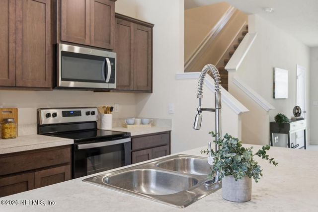 575 OAKLEAF PLANTATION Parkway 1502, Orange Park, FL 32065