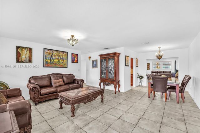 9340 SW 19th St, Miami, FL 33165