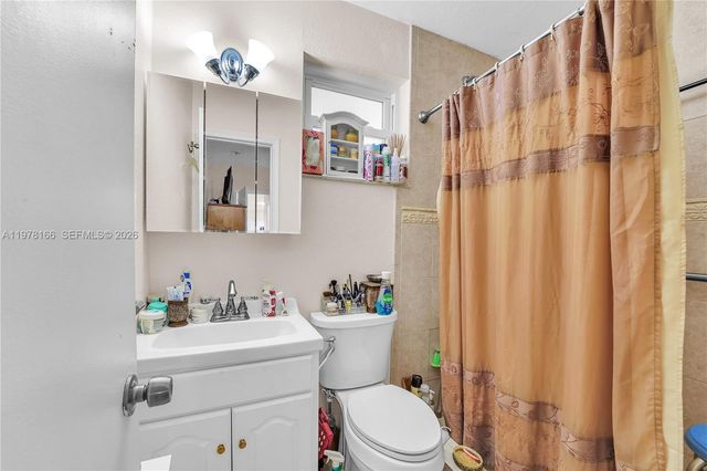 9340 SW 19th St, Miami, FL 33165