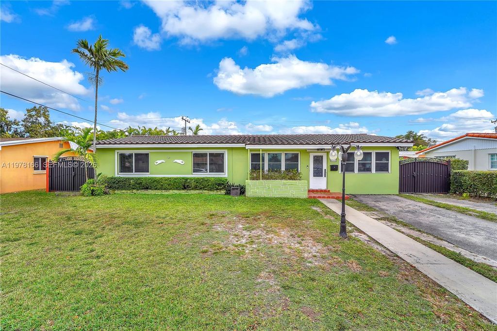 9340 SW 19th St, Miami, FL 33165