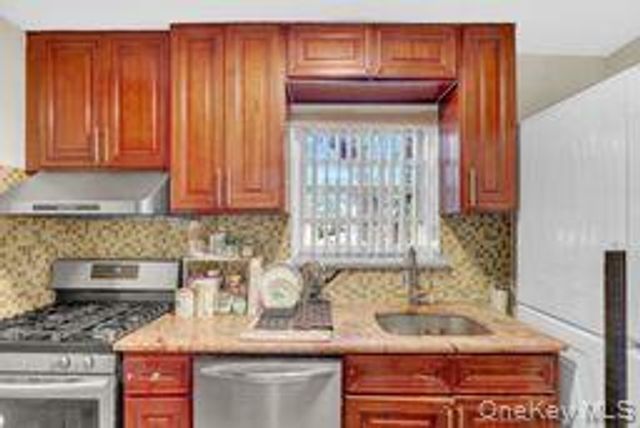 254-07 74th Avenue GV64B1-1, Glen Oaks, NY 11004