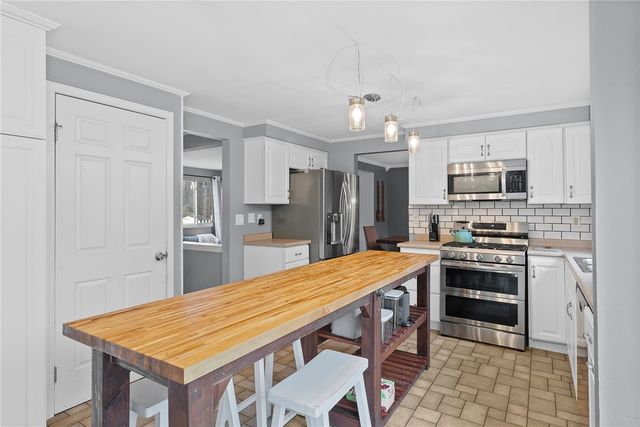 1486 Greendale Dr, Plum Boro, PA 15239