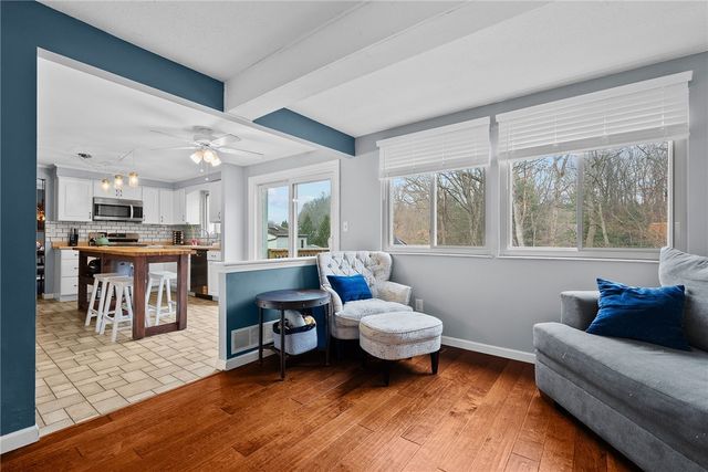 1486 Greendale Dr, Plum Boro, PA 15239