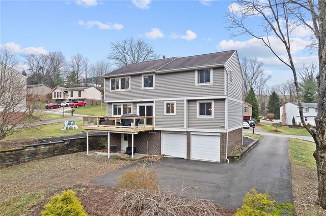 1486 Greendale Dr, Plum Boro, PA 15239