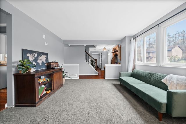 1486 Greendale Dr, Plum Boro, PA 15239