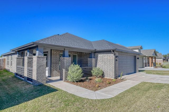 363 Park Lane, Harrah, OK 73045