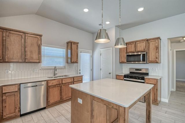 363 Park Lane, Harrah, OK 73045