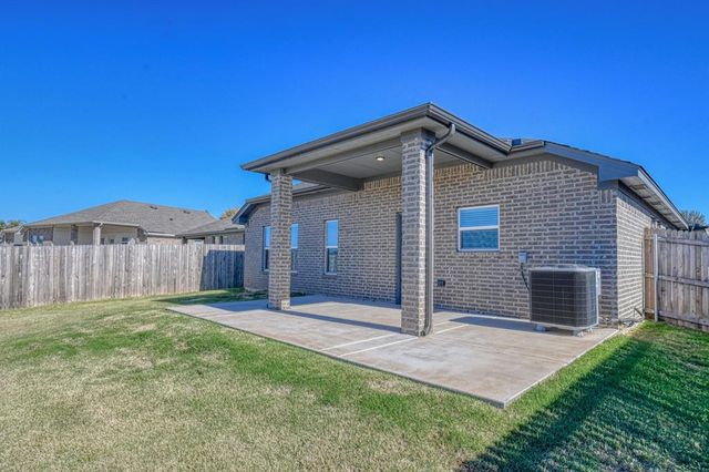 363 Park Lane, Harrah, OK 73045