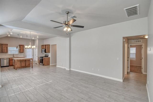 363 Park Lane, Harrah, OK 73045