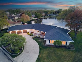 1990 Berry Lane, Des Plaines, IL 60018